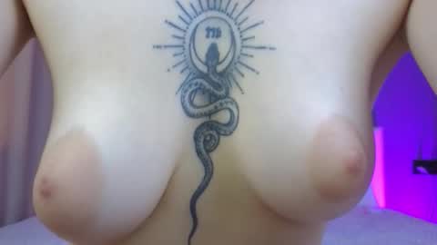 Snapshot of avgustina_love chatting on 01.11.26 avgustina_love online show from 01.11.26