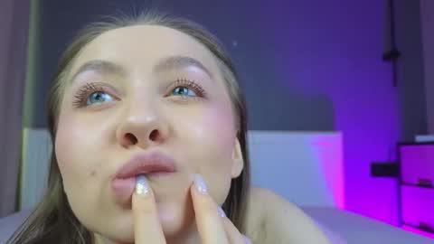 Snapshot of avgustina_love chatting on 02.01.26 avgustina_love online show from 02.01.26