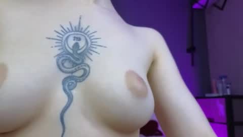 Snapshot of avgustina_love chatting on 02.26.26 avgustina_love online show from 02.26.26