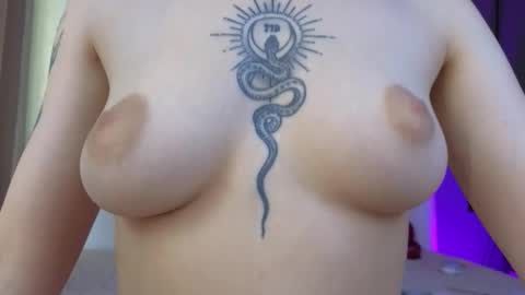 Snapshot of avgustina_love chatting on 03.01.26 avgustina_love online show from 03.01.26