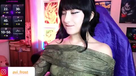 Snapshot of avi_frost chatting on 03.05.25 Saraaaa independent model 3 online show from 03.05.25