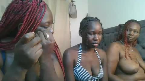 avian_babe1 online show from 06.25.26