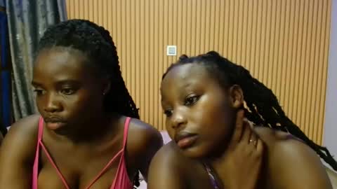 Snapshot of avian_talya chatting on 11.21.25 Avian online show from 11.21.25