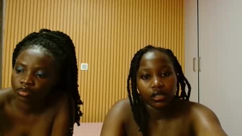 Snapshot of avian_talya chatting on 11.23.25 Avian online show from 11.23.25