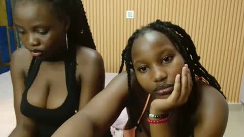 Snapshot of avian_talya chatting on 11.27.25 Avian online show from 11.27.25