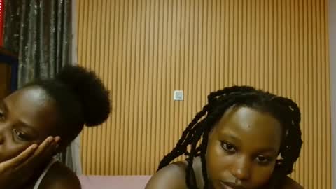 Snapshot of avian_talya chatting on 11.30.25 Avian online show from 11.30.25