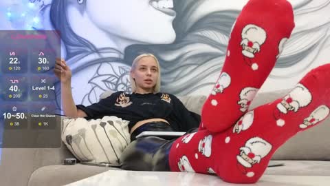 Snapshot of avr0ra chatting on 12.29.24 Goddess Avrora online show from 12.29.24