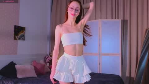 Snapshot of avrillemell chatting on 11.16.25 Avril online show from 11.16.25