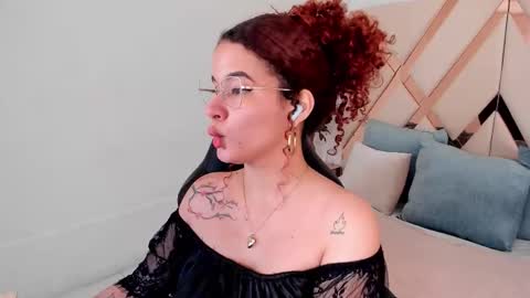 Avril  online show from 02.13.26