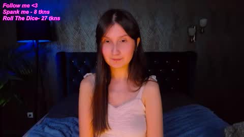 Snapshot of avrora_shy_ chatting on 11.11.25 Avrora online show from 11.11.25