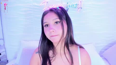 Snapshot of avymilton chatting on 01.06.25 Avy online show from 01.06.25