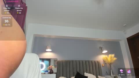 Jolie online show from 12.14.25