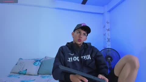 AXEL online show from 10.19.25