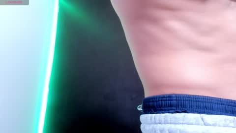 Snapshot of axel_davis_ chatting on 11.26.25 axel davis online show from 11.26.25