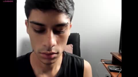 Snapshot of axel_davis_ chatting on 12.01.25 axel davis online show from 12.01.25