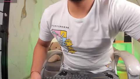 Snapshot of axel_grey_ chatting on 11.10.25 axel_grey_ online show from 11.10.25