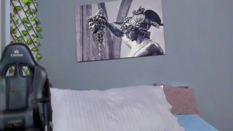 Snapshot of axel_owen chatting on 02.25.25 Axel online show from 02.25.25