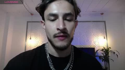 Snapshot of axel_porn_ chatting on 04.17.26 Axel online show from 04.17.26