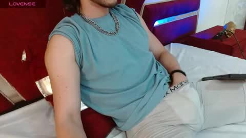 Snapshot of axel_porn_ chatting on 05.16.26 Axel online show from 05.16.26