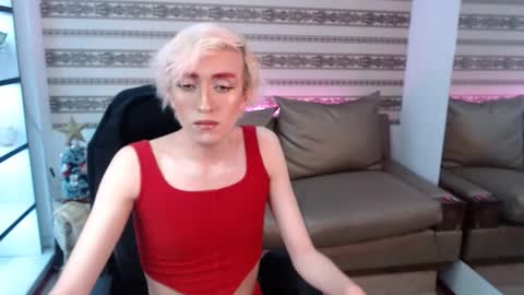 Snapshot of axel_ramos chatting on 12.14.24 exel online show from 12.14.24