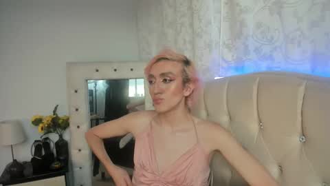 Snapshot of axel_ramos chatting on 12.18.24 exel online show from 12.18.24