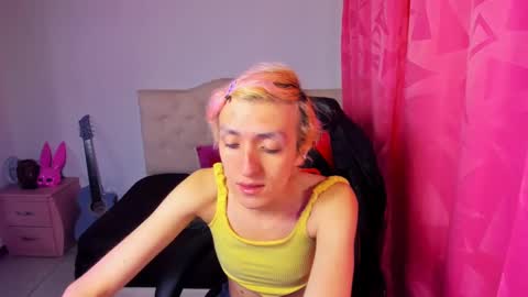 Snapshot of axel_ramos chatting on 12.21.24 exel online show from 12.21.24