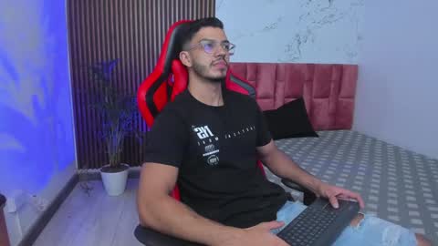 Axel  online show from 01.15.25