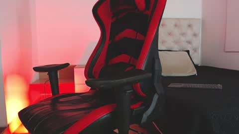 Axel  online show from 01.21.25