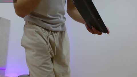 AXEL  online show from 11.12.25