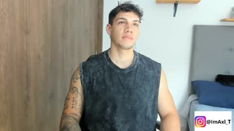 INDEPENDENT MODEL  online show from 11.25.25