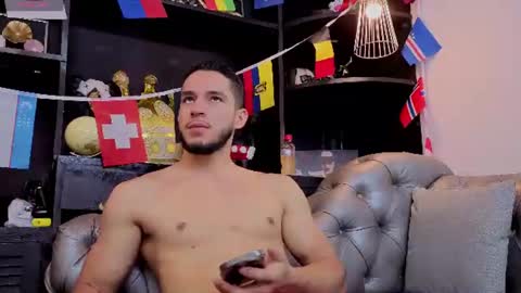Axel  online show from 06.14.26