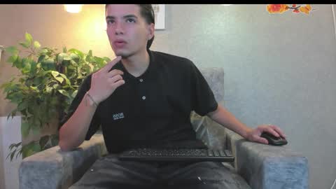 Snapshot of axel_wiliams chatting on 01.07.26 axel online show from 01.07.26