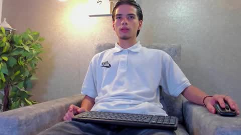 Snapshot of axel_wiliams chatting on 01.15.26 axel online show from 01.15.26