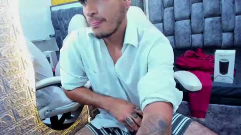 Axell Cross2 online show from 02.08.25