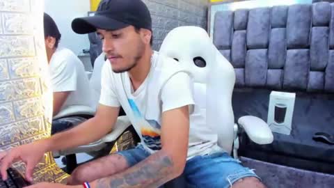 Axell Cross2 online show from 02.12.25