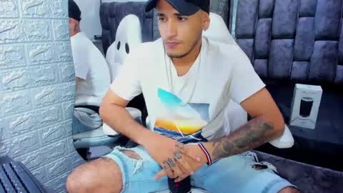 Axell Cross2 online show from 02.22.25