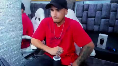 Axell Cross2 online show from 02.24.25