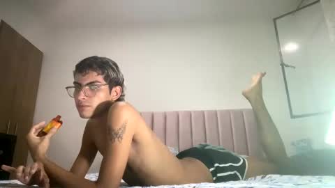 Axel  online show from 01.03.25