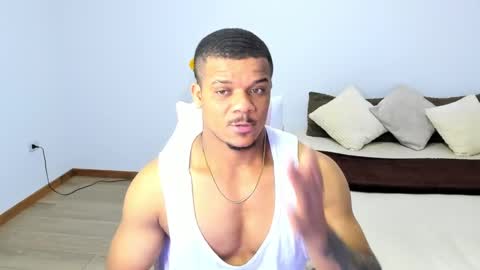 Snapshot of axelldasilva chatting on 11.23.25 AXEL DA SILVA online show from 11.23.25