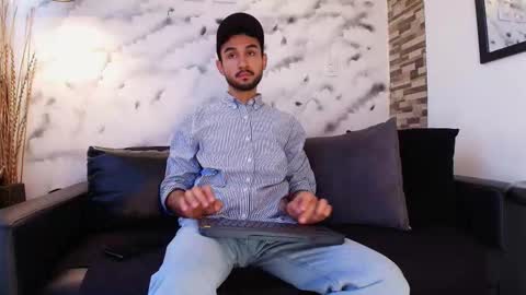 Axel Moon online show from 03.04.26