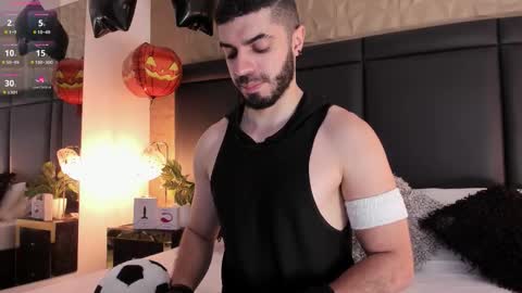 Axel Thompsom online show from 10.15.25