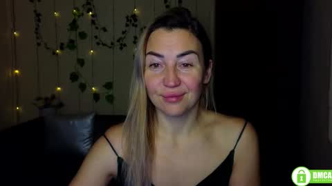 Snapshot of ay_kiss_jully chatting on 01.12.26 Jully online show from 01.12.26