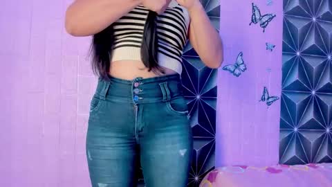 Snapshot of ayheleen_sexygirl3 chatting on 10.29.25 Mariana online show from 10.29.25