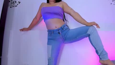 Snapshot of ayheleen_sexygirl3 chatting on 11.08.25 Mariana online show from 11.08.25