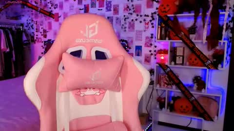 Snapshot of ayla_hill chatting on 10.28.25 Ayla hill online show from 10.28.25