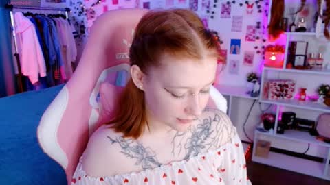 Snapshot of ayla_hill chatting on 11.10.25 Ayla hill online show from 11.10.25