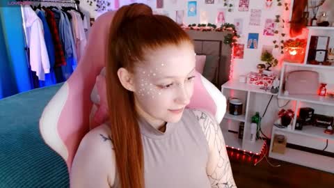 Snapshot of ayla_hill chatting on 11.24.25 Ayla hill online show from 11.24.25