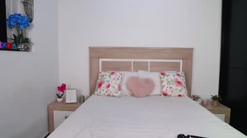 Snapshot of aylin_ross chatting on 11.03.25 Aylin Ross online show from 11.03.25