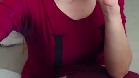 Snapshot of aylynrichard chatting on 10.27.25 aylynrichard online show from 10.27.25