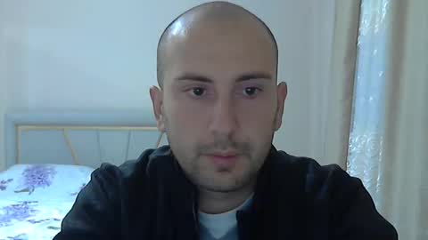 Snapshot of aymax95 chatting on 10.31.25 AYBOY online show from 10.31.25